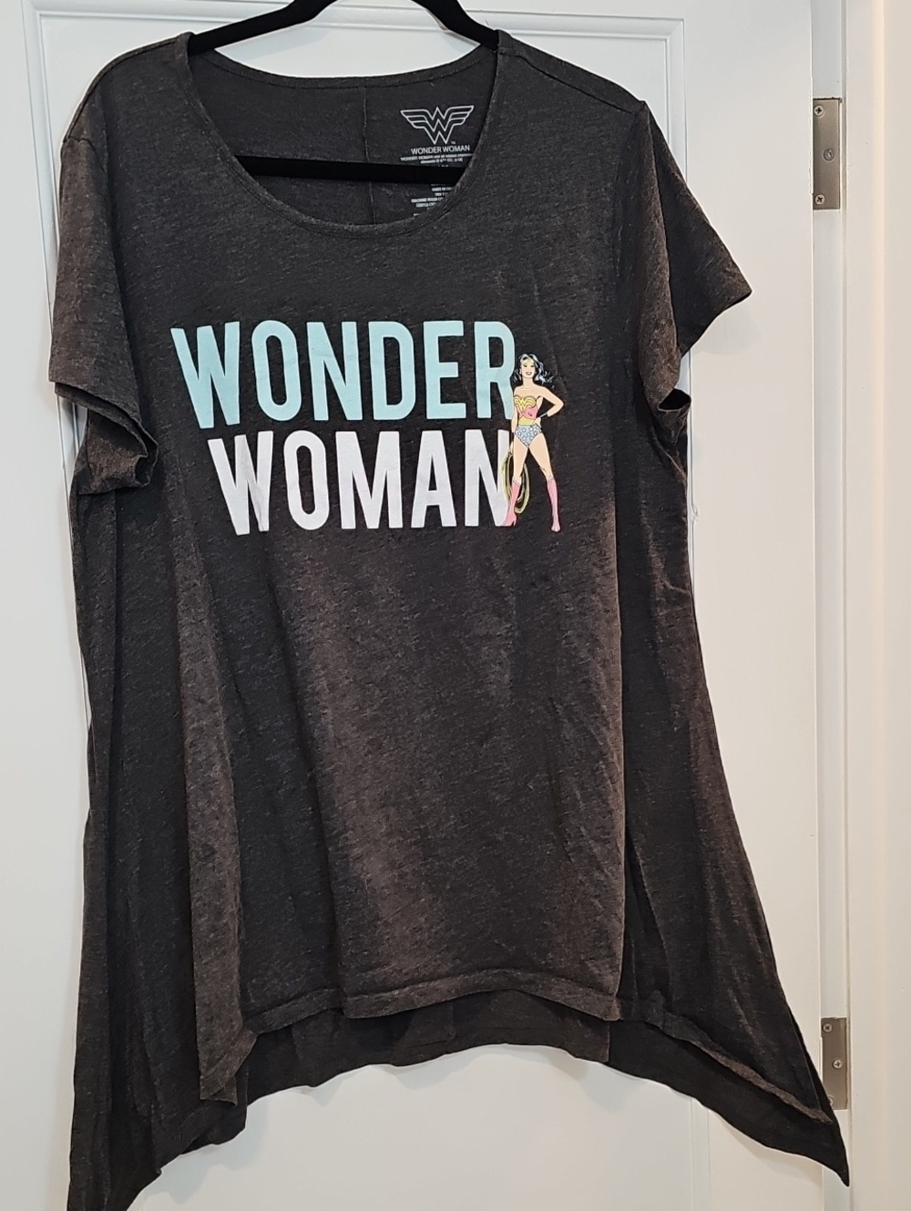 DC Wonder Woman Tee in Black with Light Blue and Pastel Pink SZ 1X